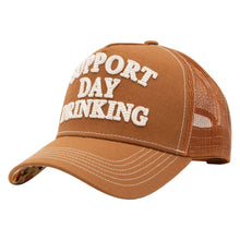 Indlæs billede til gallerivisning Trucker Cap 'Support Day Drinking' i brun: One Size 🍋