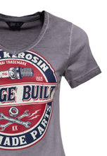 Indlæs billede til gallerivisning T-shirt 'Garage Built'- Dame ☘️