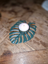 Indlæs billede til gallerivisning Leaf lysestage ☘️