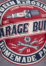 Indlæs billede til gallerivisning T-shirt 'Garage Built'- Dame ☘️