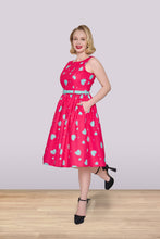 Indlæs billede til gallerivisning Audrey Hearts-kjole med vidde: Fuchsia ❤️☘️