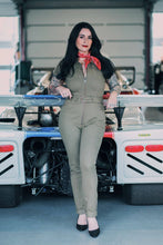 Indlæs billede til gallerivisning Overall 'Racing Queen' - olivengrøn 🍒