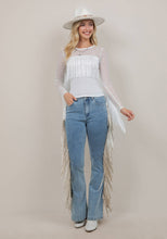 Indlæs billede til gallerivisning Miley - off-white langærmet mesh-top med stjerne og frynser 🍋