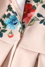 Indlæs billede til gallerivisning Amanda Flared Cream Victorian Blomster
