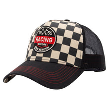 Indlæs billede til gallerivisning Trucker-kasket 'Racing Kulture' i sort: One Size 🍋
