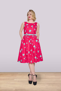 Audrey Hearts-kjole med vidde: Fuchsia ❤️☘️