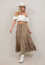 Indlæs billede til gallerivisning Reba - SENNEP/GULD PAISLEY LAGDELT MAXI-NEDERDEL 🍋
