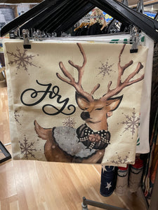 Rensdyr på beige baggrund- Julepude🤶🏻