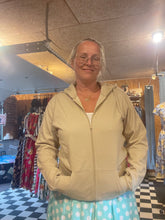 Indlæs billede til gallerivisning My 50s Closet - Hoodie beige
