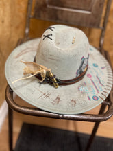 Indlæs billede til gallerivisning Handmade design cowboyhat: støvet mint 🍋
