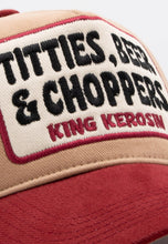 Indlæs billede til gallerivisning Trucker Cap «Titties, Beer &amp; Choppers» ☘️
