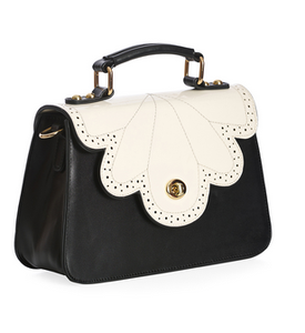 Scalloped Taske