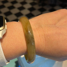 Indlæs billede til gallerivisning Armbånd -  mørk sand med farvespil 🌻
