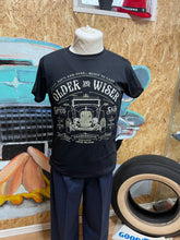 Indlæs billede til gallerivisning Older and Wiser -t-shirt sort
