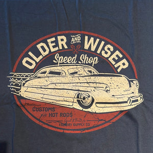 Older and Wiser speed shop - t-shirt blå