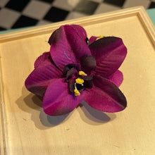Indlæs billede til gallerivisning Orchide Ø8cm - lilla 3 blomster
