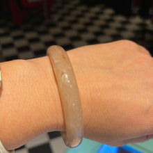 Indlæs billede til gallerivisning Armbånd -  lyserød med farvespil - gennemsigtigt
